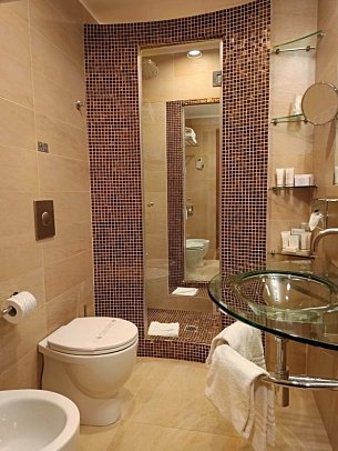 Best Western Hotel Piccadilly - Beispiel Bad Doppelzimmer Classic (Zimmercodierung DB1)