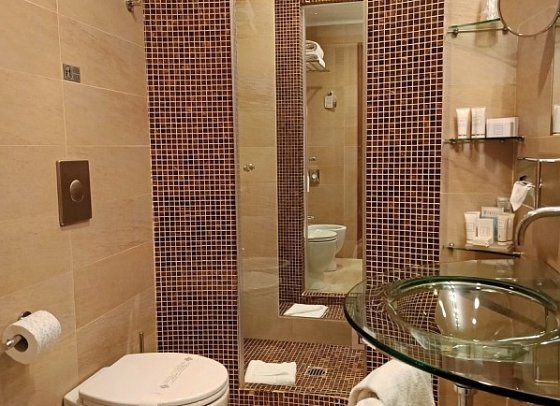 Best Western Hotel Piccadilly - Beispiel Bad Doppelzimmer Classic (Zimmercodierung DB1)