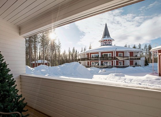 Santa Claus Holiday Village - Wohnbeispiel Classic Suite Balkon (Zimmercodierung JB1)