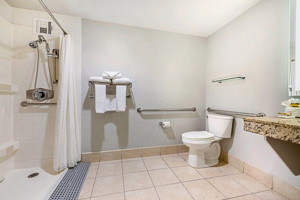 Best Western Plus Bayside Inn