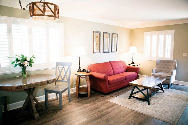 Cambria Pines Lodge - Wohnbeispiel Large Suite (Zimmercodierung WB1)