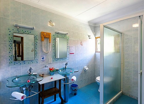 The Islander Hotel - Beispiel Bad Superior Apartment with Kitchenette (Zimmercodierung AS1)