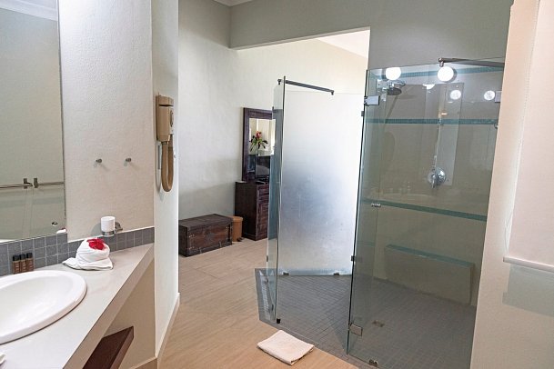 Anse Soleil Beachcomber - Beispiel Bad Premier (Zimmercodierung UM1)