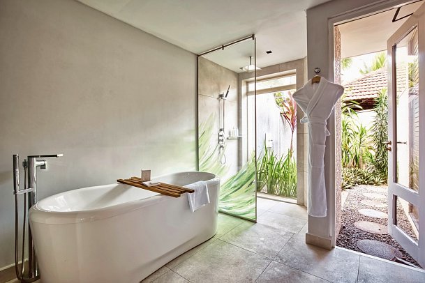 Club Med Seychelles - Beispiel Bad Suite Privater Pool Meerblick S2P (Zimmercodierung W1M)