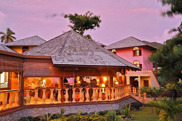 Castello Beach Hotel