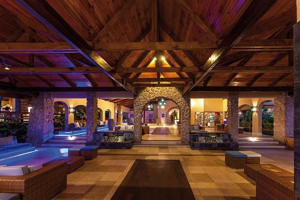 Coco de Mer & Black Parrot Suites