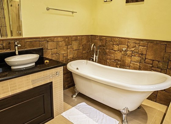 The Oasis Hotel Restaurant & Spa - Beispiel Bad (Zimmercodierungen UG1, US1 & UD1)