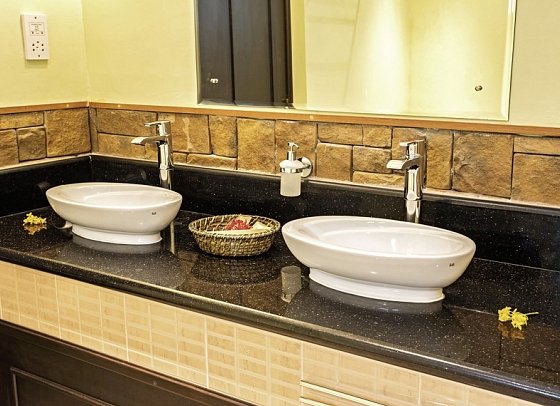 The Oasis Hotel Restaurant & Spa - Beispiel Bad (Zimmercodierungen UG1, US1 & UD1)