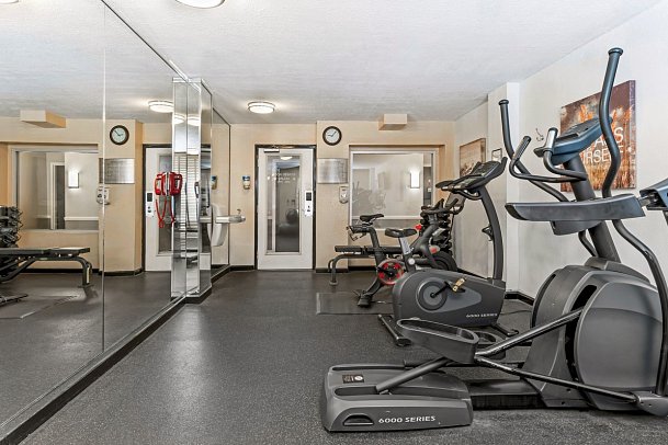 Best Western Plus Grosvenor Airport Hotel