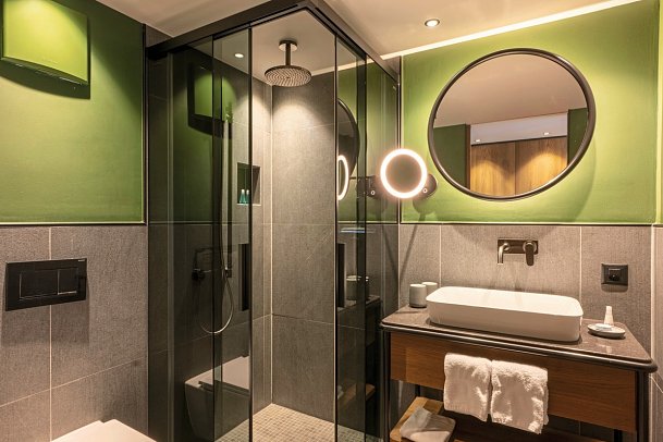 Hotel Zermama - Beispiel Bad (Zimmercodierungen DB1 & DB2)