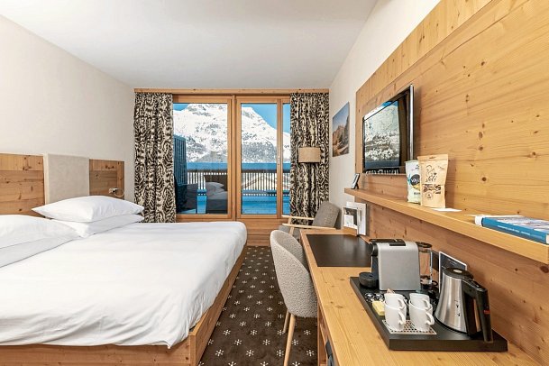 Nira Alpina - Wohnbeispiel Doppelzimmer Corvatsch (Zimmercodierungen DB2 & EB2)