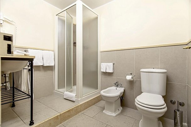 Hotel Reine Victoria - Wohnbeispiel Doppelzimmer Superior (Zimmercodierung DS1)