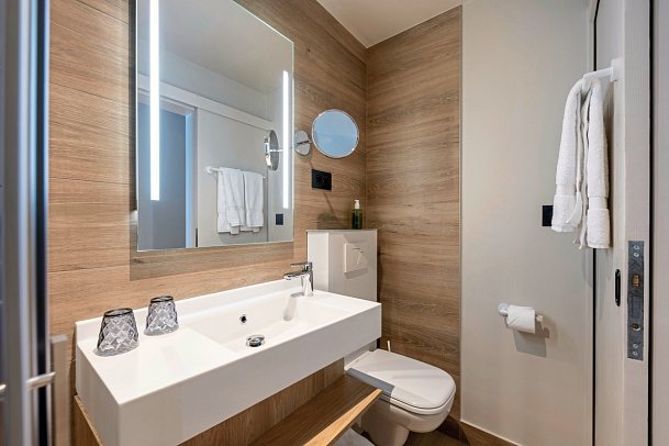 Schweizerhof Sils Maria, a Faern Collection Hotel - Beispiel Bad (Zimmercodierung DB2)