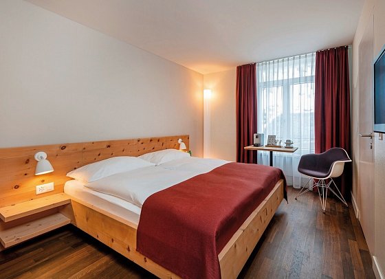 Schweizerhof Sils Maria, a Faern Collection Hotel - Wohnbeispiel Alpines Doppelzimmer (Zimmercodierungen DB1 & EB1)