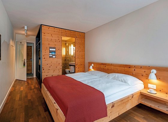 Schweizerhof Sils Maria, a Faern Collection Hotel - Wohnbeispiel Alpines Doppelzimmer (Zimmercodierungen DB1 & EB1)