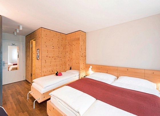 Schweizerhof Sils Maria, a Faern Collection Hotel - Wohnbeispiel Dreibettzimmer (Zimmercodierung TB1)