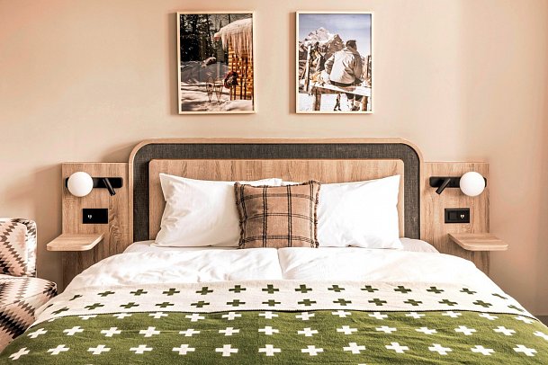 Altein Arosa, a Faern Collection Resort - Wohnbeispiel Doppelzimmer (Zimmercodierungen UDB, DB1 & DB2)