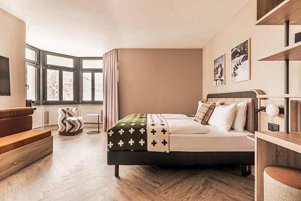Altein Arosa, a Faern Collection Resort - Wohnbeispiel Doppelzimmer Maxi Triple Bergblick (Zimmercodierung TB1)