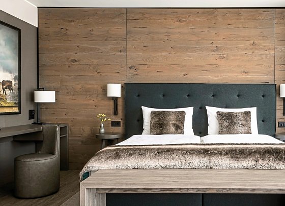 AMERON Davos Swiss Mountain Resort - Wohnbeispiel Juniorsuite Standard (Zimmercodierung JG1)