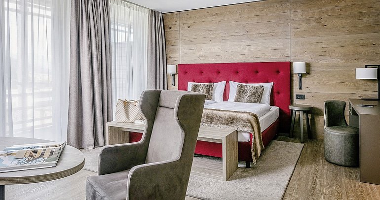 AMERON Davos Swiss Mountain Resort - Wohnbeispiel Juniorsuite Standard (Zimmercodierung JG1)