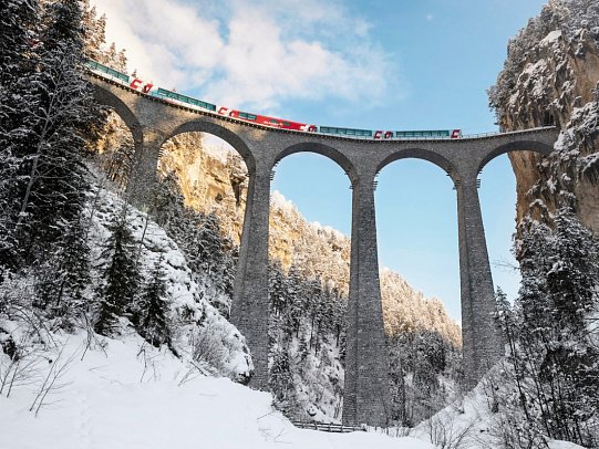 Bernina- und Glacier Express Graubünden - Landwasserviadukt