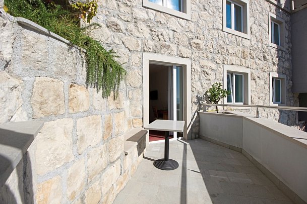 Villa Dvor - Wohnbeispiel Doppelzimmer Executive Meerblick (Zimmercodierung DTM)