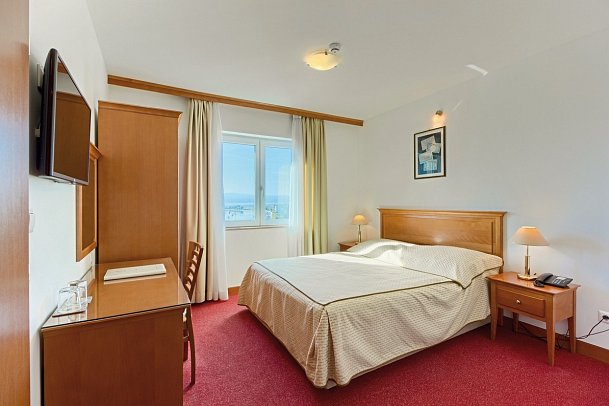 Villa Dvor - Wohnbeispiel Doppelzimmer Meerblick (Zimmercodierung D1M)