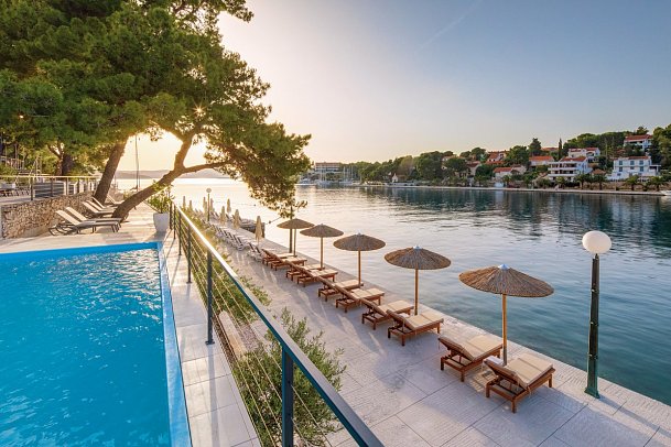 Milna Osam - Adults only