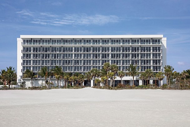 Cirque St. Armands Beachside