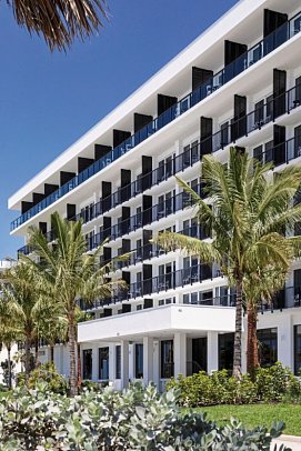 Cirque St. Armands Beachside