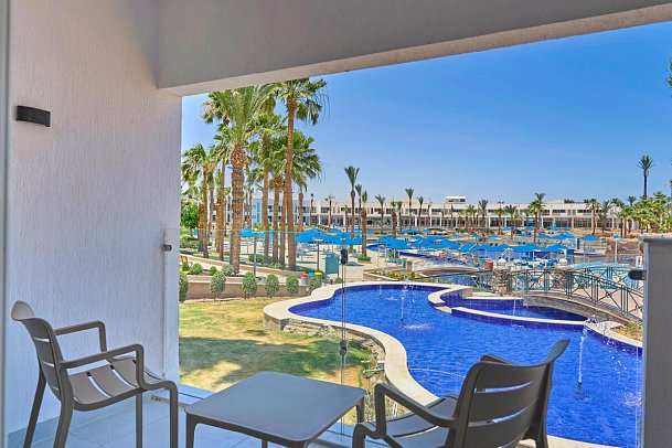 Pickalbatros Golf Beach Resort - Beispiel Balkon Doppelzimmer Deluxe Poolblick (Zimmercodierung DDP)