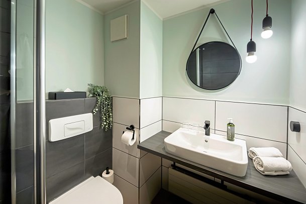 ACHAT Hotel Stuttgart Airport Messe - Beispiel Bad (Zimmercodierungen DB2, DE1 & DS1)