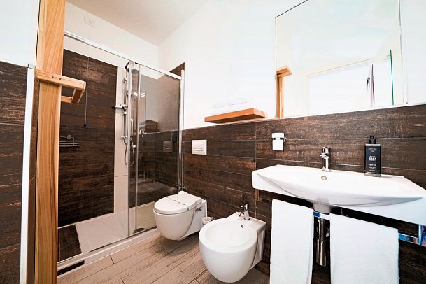 Sentido Michelizia Tropea Resort - Badezimmer Doppelzimmer Meerblick (Zimmercodierung D1M)