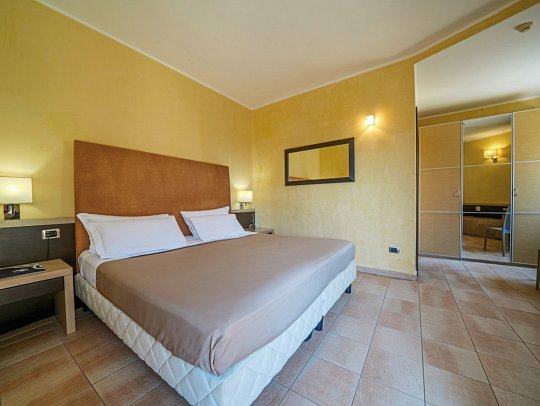 BV Airone Resort - Wohnbeispiel Doppelzimmer Typ D (Zimmercodierung DB4)