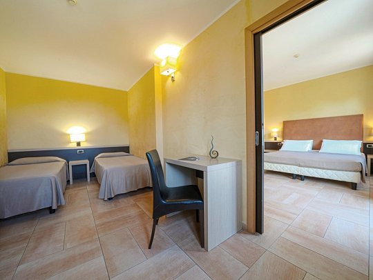 BV Airone Resort - Wohnbeispiel Familienzimmer (Zimmercodierung FB1)