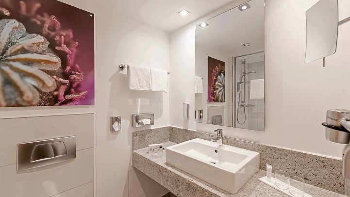 Dorint City-Hotel Salzburg - Beispiel Bad Doppelzimmer (Zimmercodierungen DB1 & DC1)