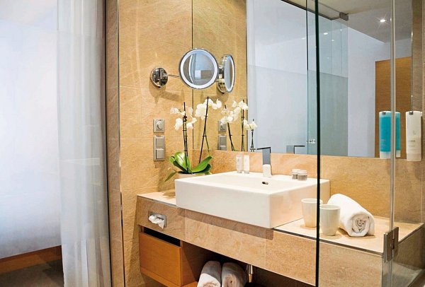 TAUERN SPA Zell am See - Kaprun - Beispiel Bad (Zimmercodierungen DM1 & DB1)