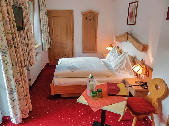 Schmittenhof - Wohnbeispiel Doppelzimmer Standard (Zimmercodierungen DG1 & EG1)