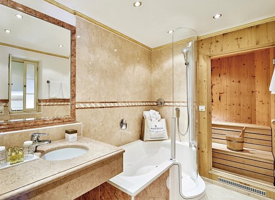 Grand Hotel Zell am See - Beispiel Bad Grand Suite Balkon See (Zimmercodierung WBI)