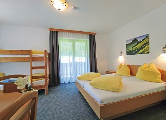 Hotel Wasserfall - Wohnbeispiel Familienzimmer (Zimmercodierung FB1)
