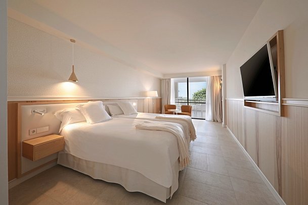 Iberostar Selection Anthelia - Wohnbeispiel Doppelzimmer seitl. Meerblick (Zimmercodierungen D1N & D2N)