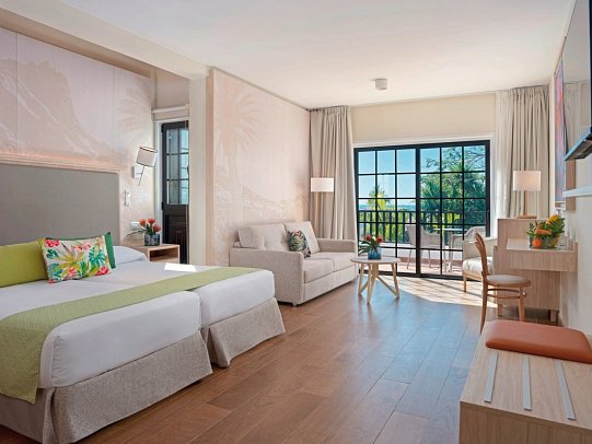 Jardín Tecina - Wohnbeispiel Familienzimmer mit Verbindungstür (Zimmercodierungen FV1 & FV2)