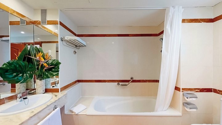 Bahia Principe Explore Costa Adeje - Wohnbeispiel Doppelzimmer Standard (Zimmercodierungen DG1 & DGN)