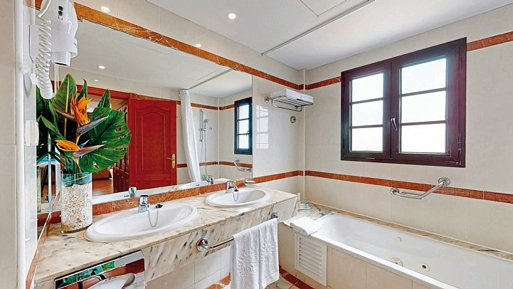 Bahia Principe Explore Costa Adeje - Wohnbeispiel Juniorsuite (Zimmercodierung JB1)