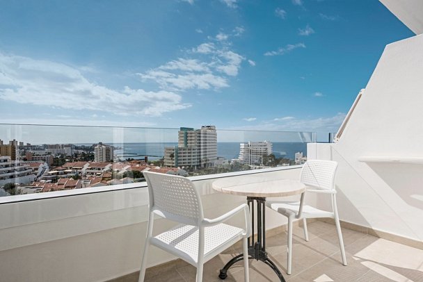 Iberostar Waves Las Dalias - Wohnbeispiel Familienzimmer Verbindungstür Meerblick (Zimmercodierungen FV5 & FV6)