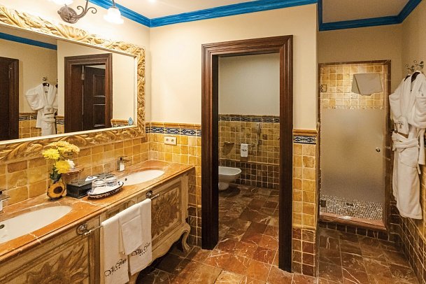 Europe Villa Cortés - Wohnbeispiel Doppelzimmer Meerblick (Zimmercodierung DBM)