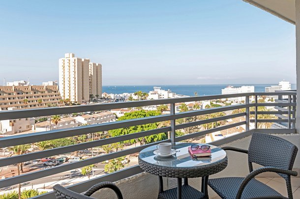Olé Tropical Tenerife - Balkonbeispiel Doppelzimmer seitl. Meerblick (Zimmercodierungen D1N & D2N)
