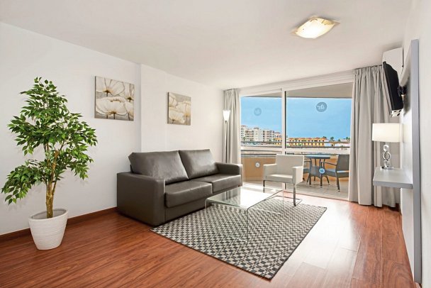 Olé Tropical Tenerife - Wohnbeispiel Suite Senior, aktuell auf web 2.12.24 (Zimmercodierungen WS1 & WS2)