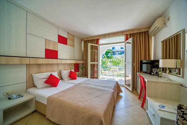 Slovenska Plaza - Wohnbeispiel Doppelzimmer Balkon **** (Zimmercodierung DB4)