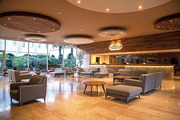 Slovenska Plaza